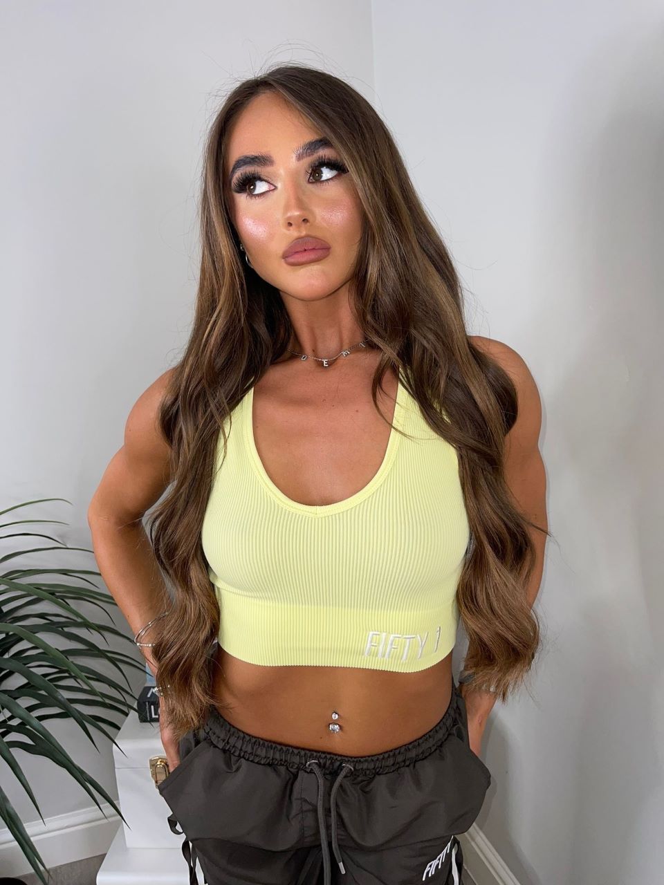 Cropped ribbed v neck gym top - Yellow