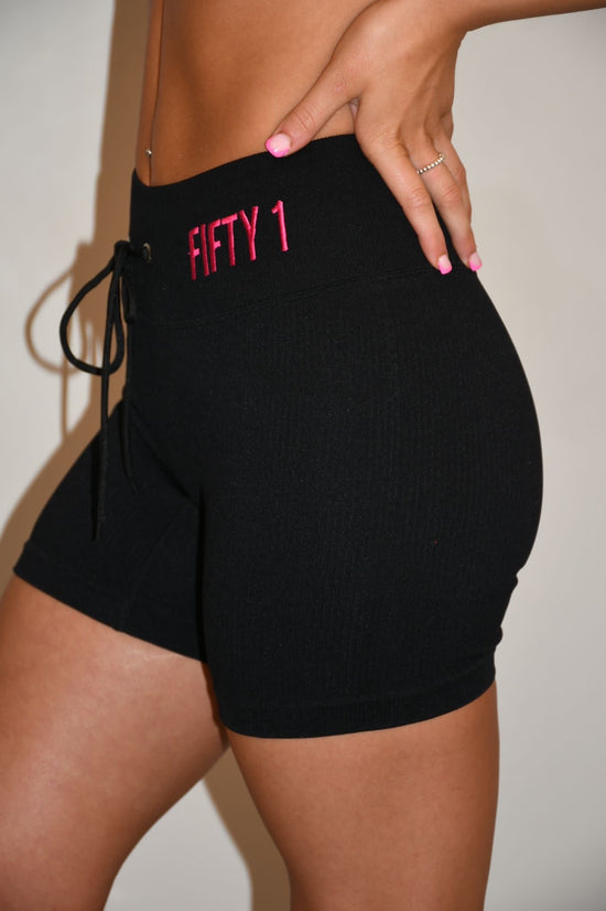 'SUPREMA' cropped gym shorts - Black