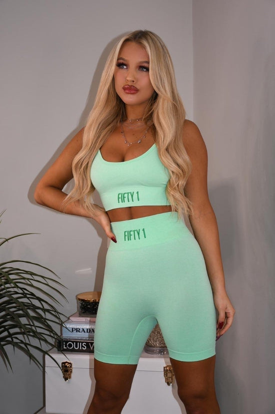 'Highlight' bra and gym shorts set - Mint green