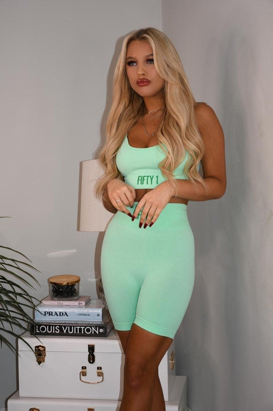 'Highlight' bra and gym shorts set - Mint green